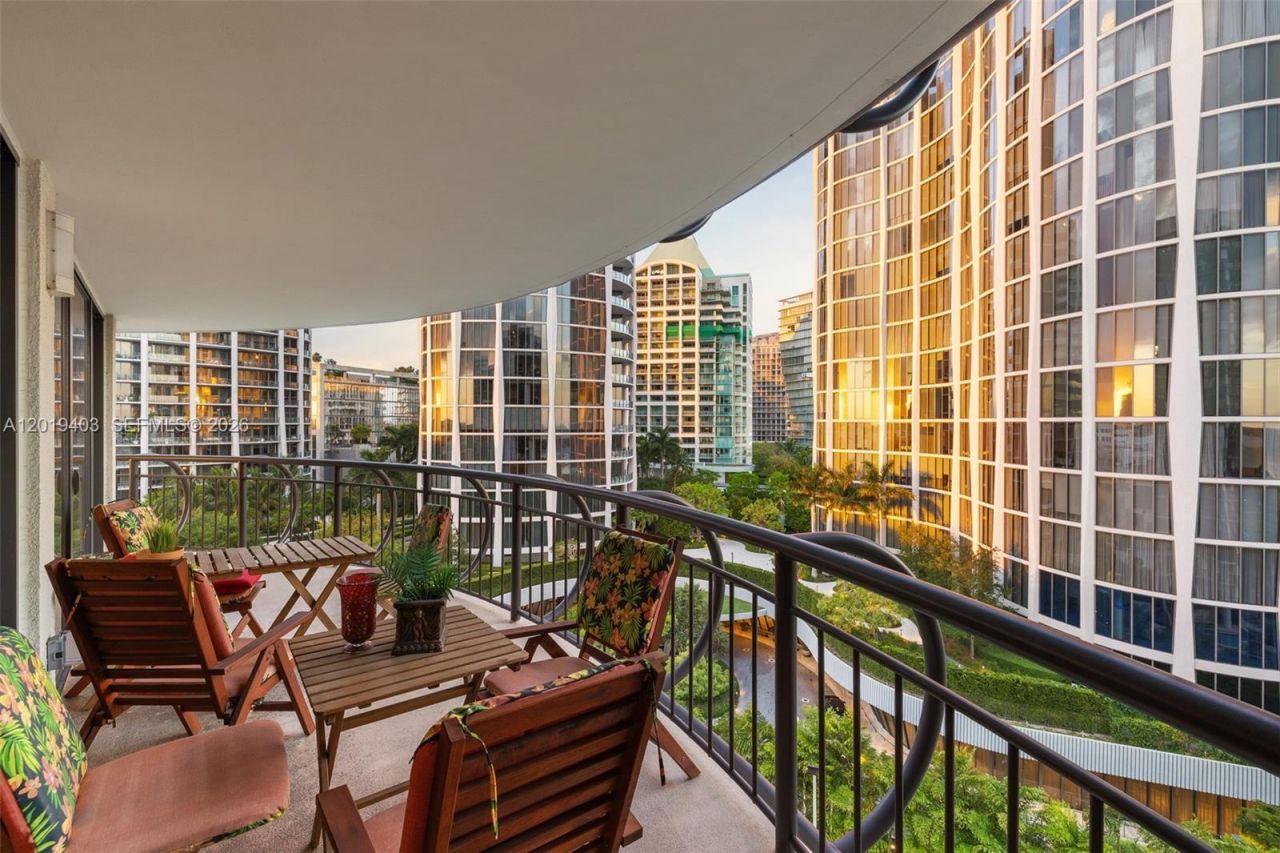 2843 S Bayshore Dr , Unit 11F, Miami, FL 33133 Photo