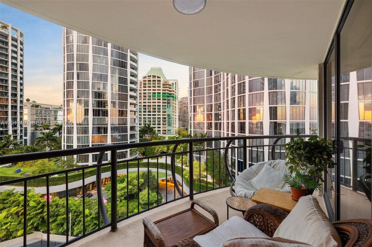 2843 S Bayshore Dr , Unit 11F, Miami, FL 33133 Photo