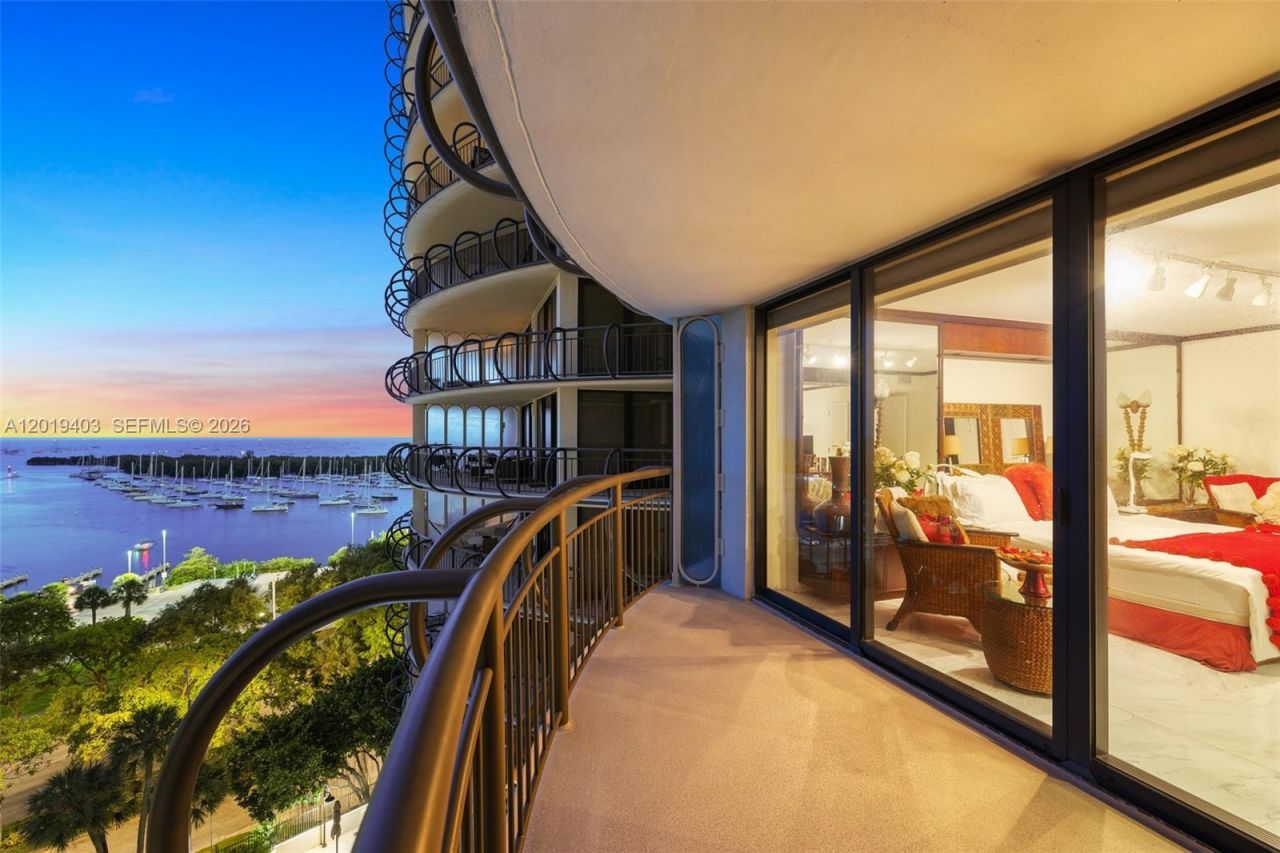 2843 S Bayshore Dr , Unit 11F, Miami, FL 33133 Photo