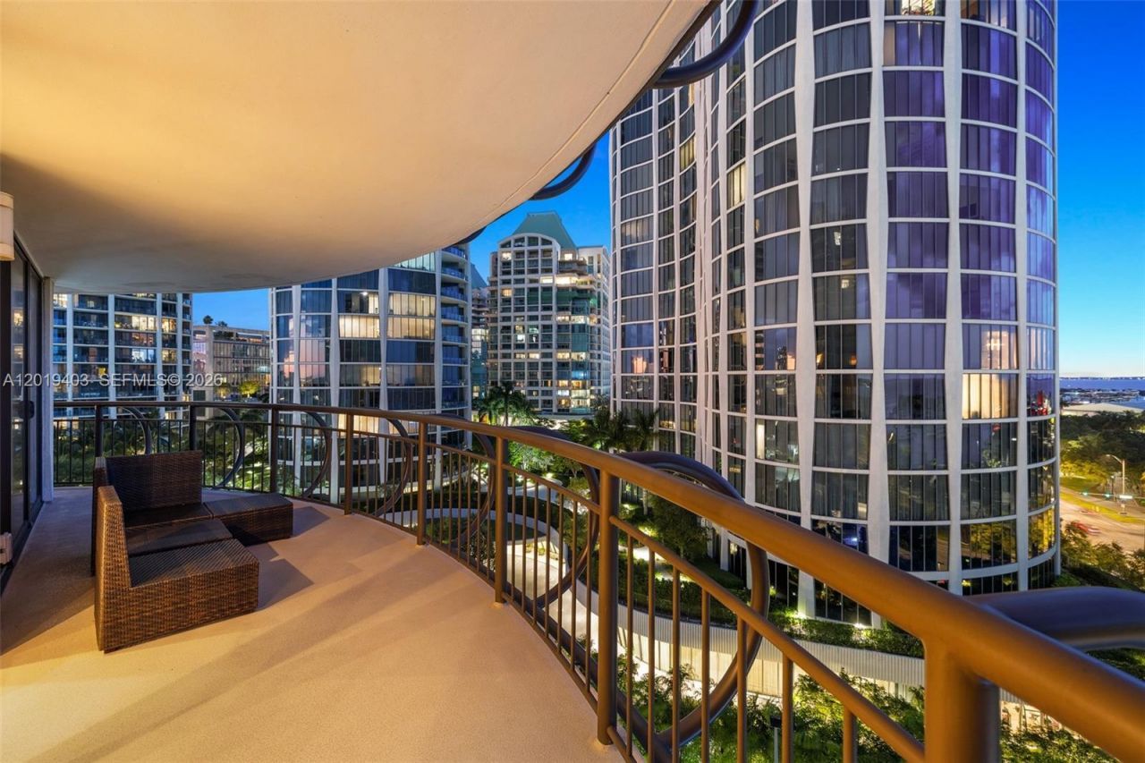 2843 S Bayshore Dr , Unit 11F, Miami, FL 33133 Photo