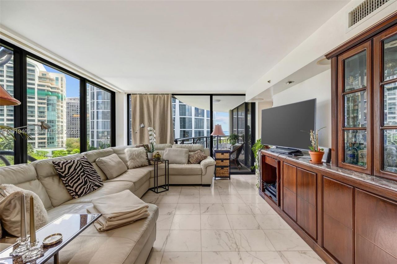 2843 S Bayshore Dr , Unit 11F, Miami, FL 33133 Photo