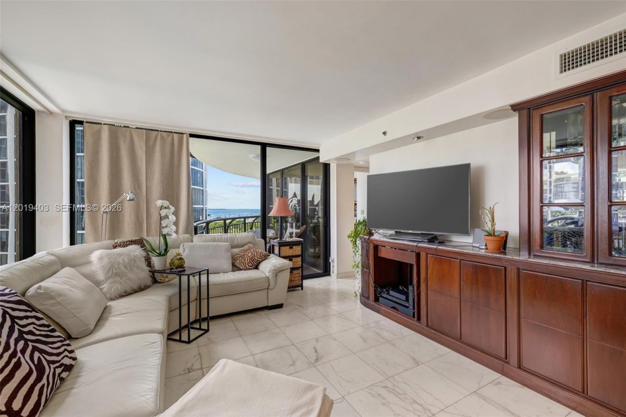 2843 S Bayshore Dr , Unit 11F, Miami, FL 33133 Photo