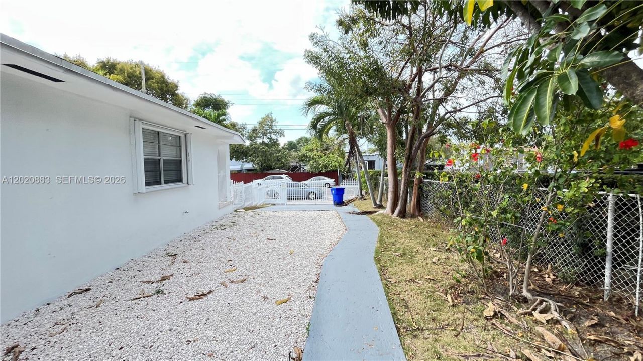 1809 NW 33rd St , Unit 1809, Miami, FL 33142 Photo