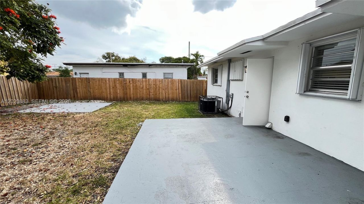 1809 NW 33rd St , Unit 1809, Miami, FL 33142 Photo