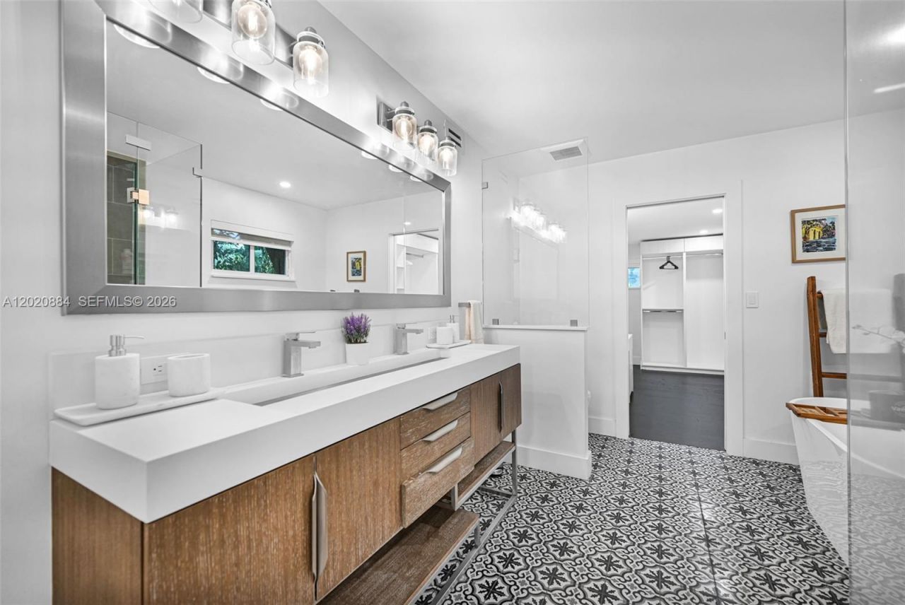 150 NE 50th Ter , Miami, FL 33137 Photo