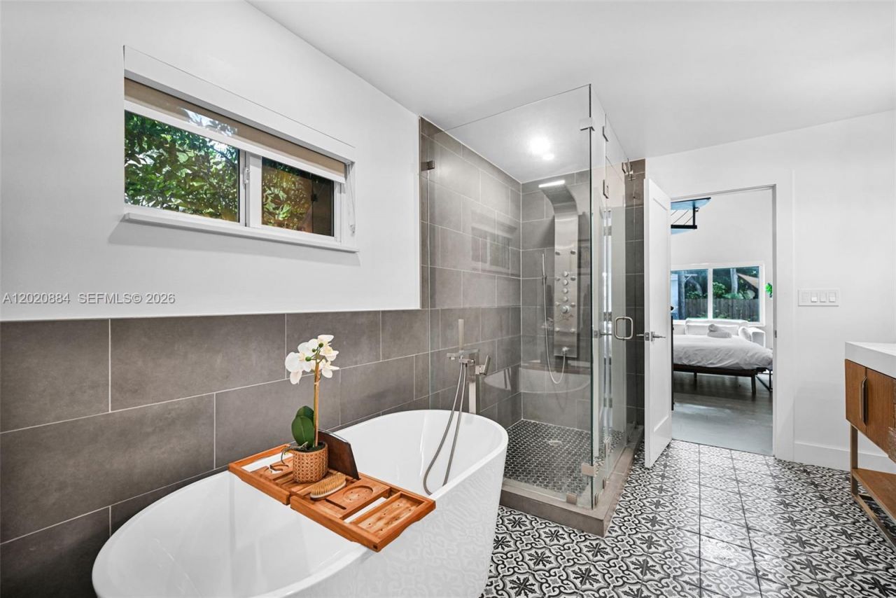 150 NE 50th Ter , Miami, FL 33137 Photo