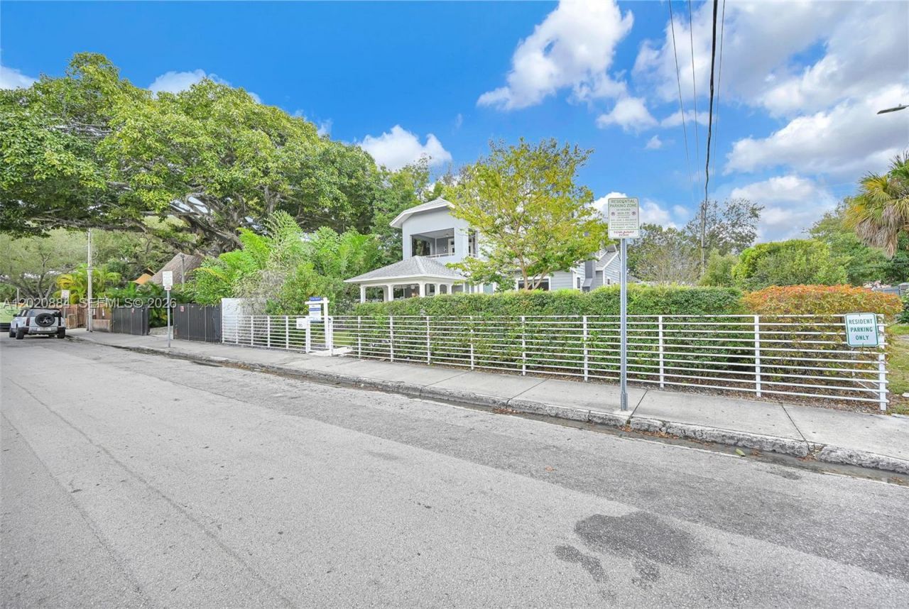150 NE 50th Ter , Miami, FL 33137 Photo
