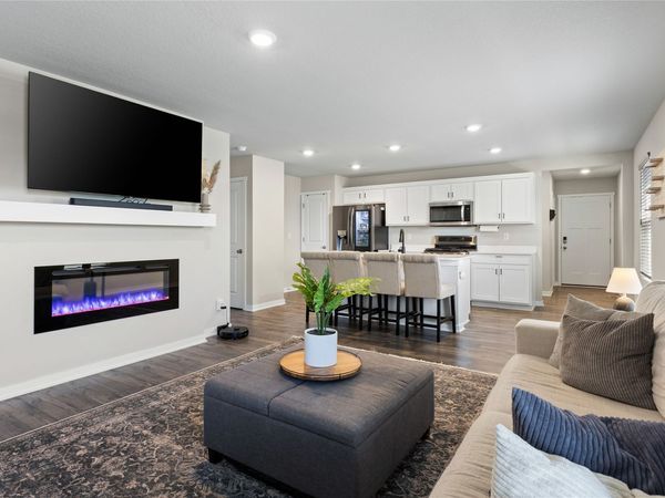 2379 SE Fox Valley Drive, West Des Moines, IA 50265
