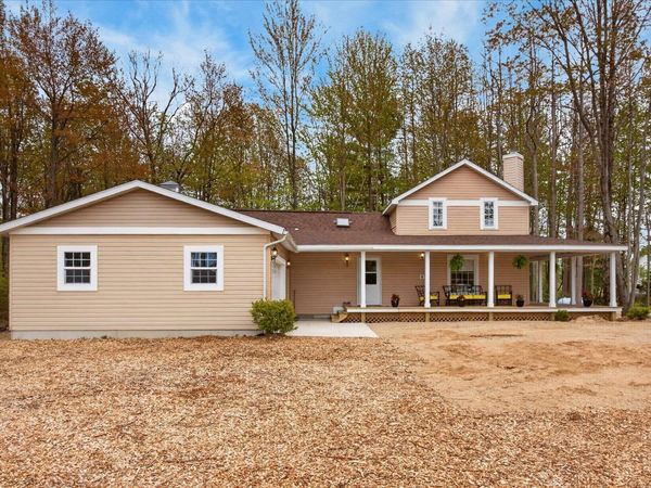6811 116th Avenue, Fennville, MI 49408