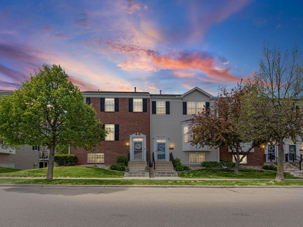 1724 Riverside Drive , Shakopee, MN 55379