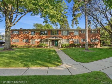 1245 Derby Road, Birmingham, MI 48009