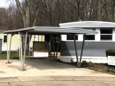 612 Holly Court , Jonesville, MI 49250