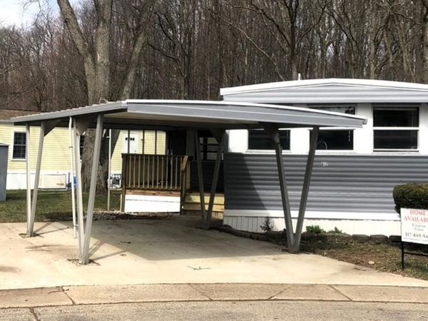 612 Holly Court, Jonesville, MI 49250