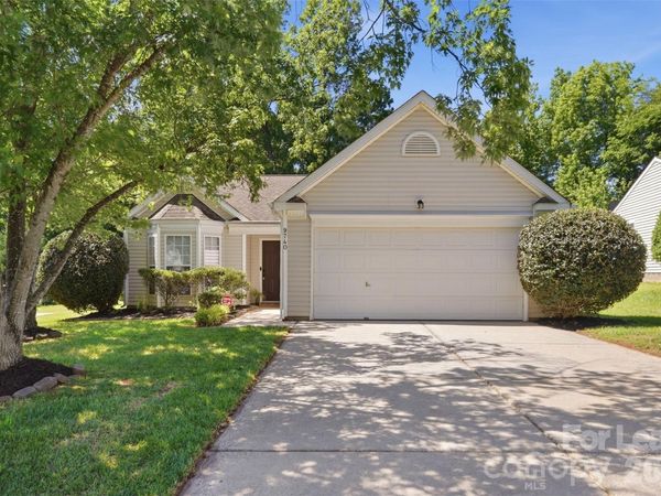 9740 Veronica Drive , Charlotte, NC 28215