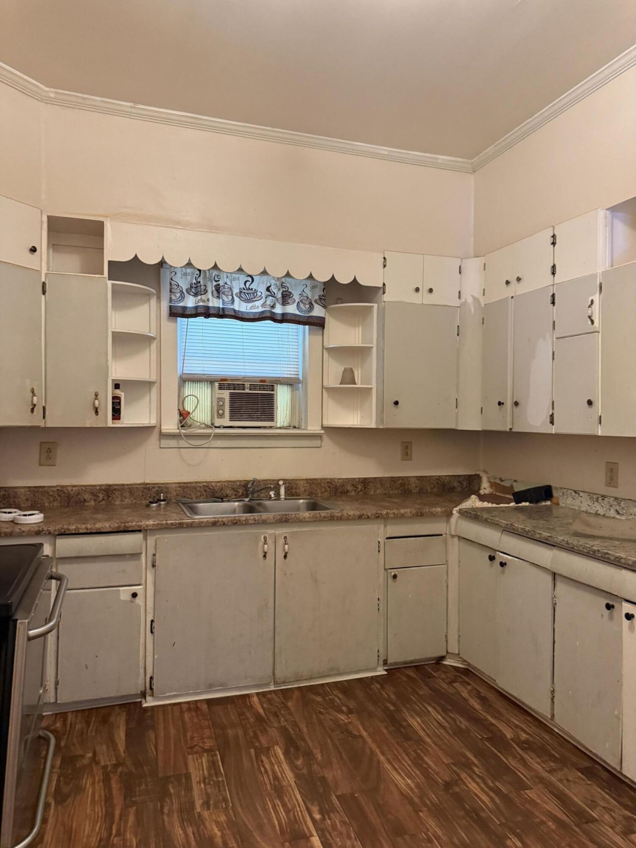 1811 Carlton Street Photo 4
