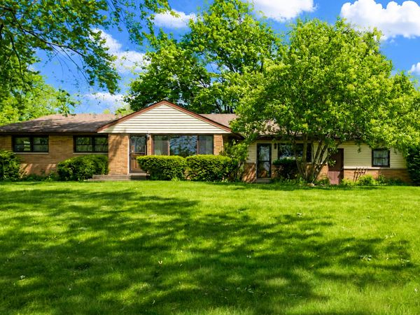 4795 S Brookdale Dr, Greenfield, WI 53228