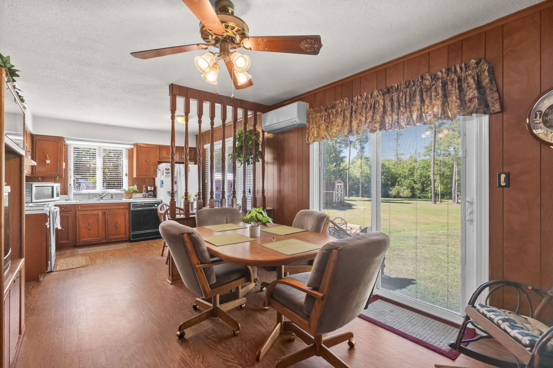 6095 Friendship Ln. Photo 12