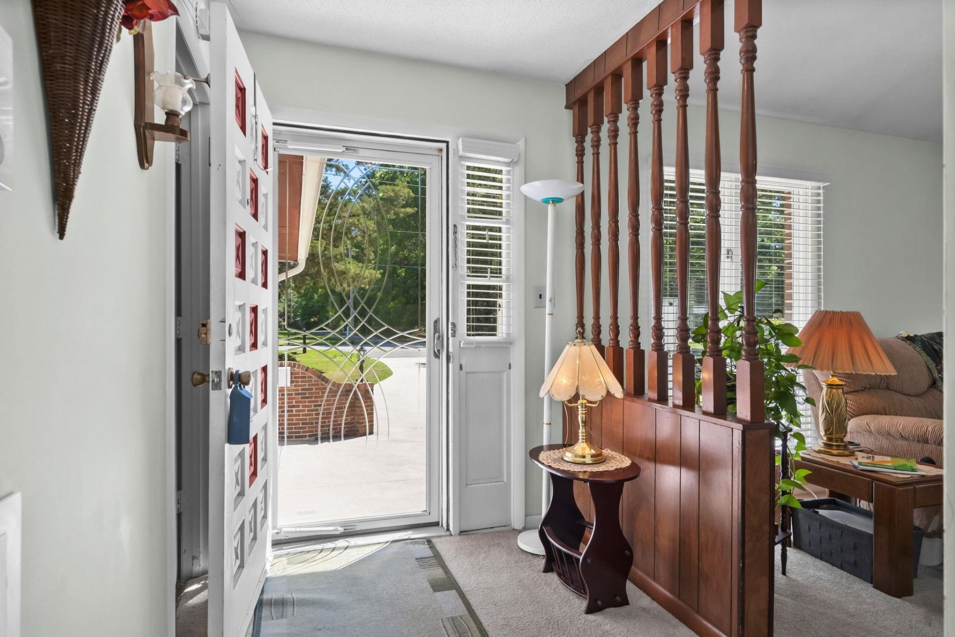 6095 Friendship Ln. Photo 4