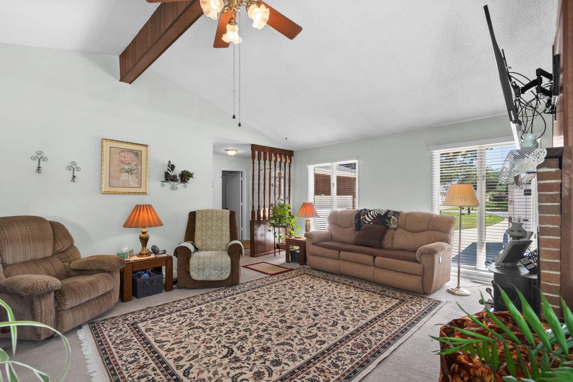 6095 Friendship Ln. Photo 8