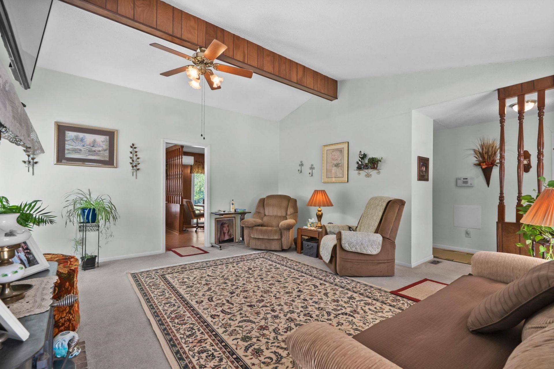 6095 Friendship Ln. Photo 9