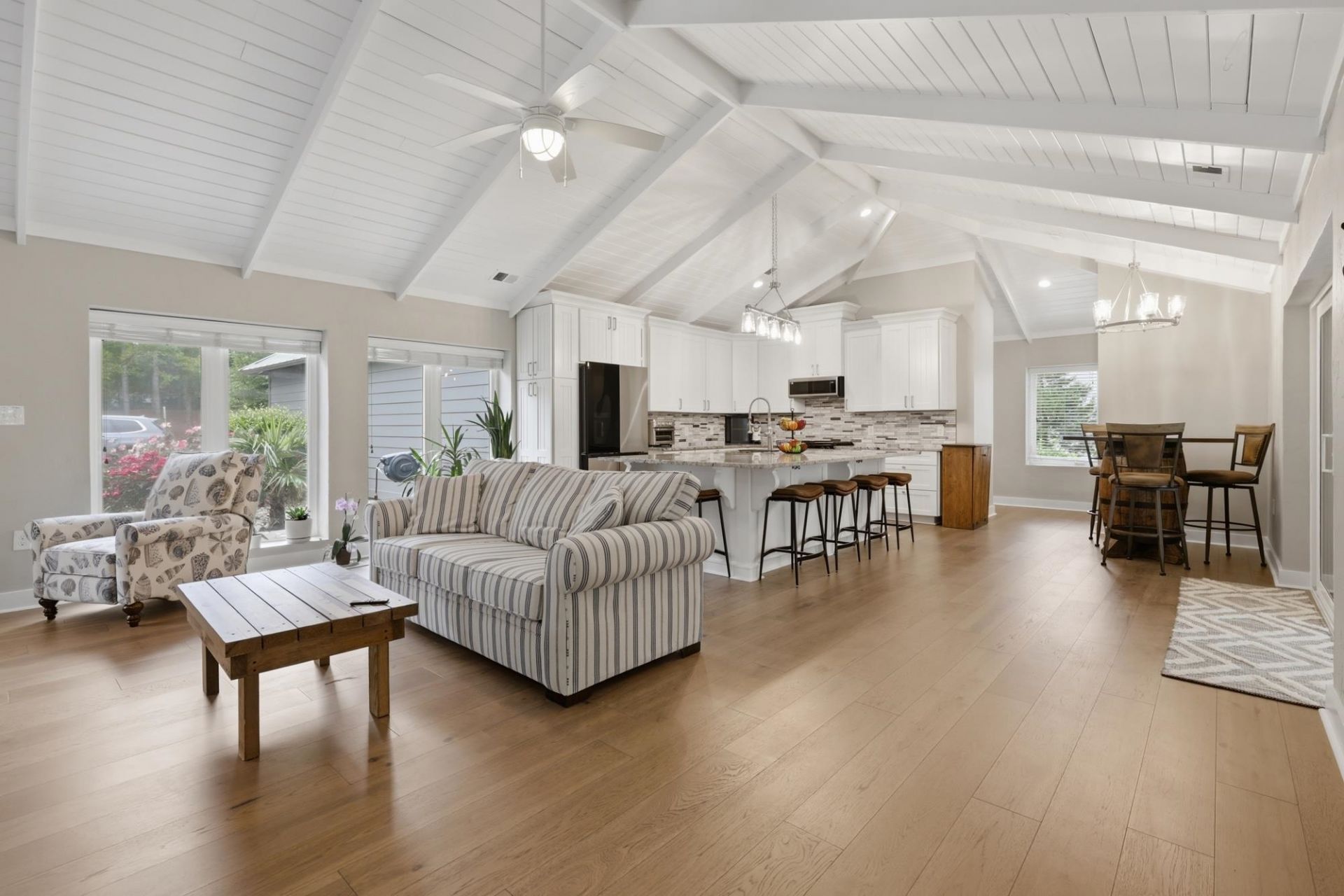 7020 Bay Rd.  Photo 10
