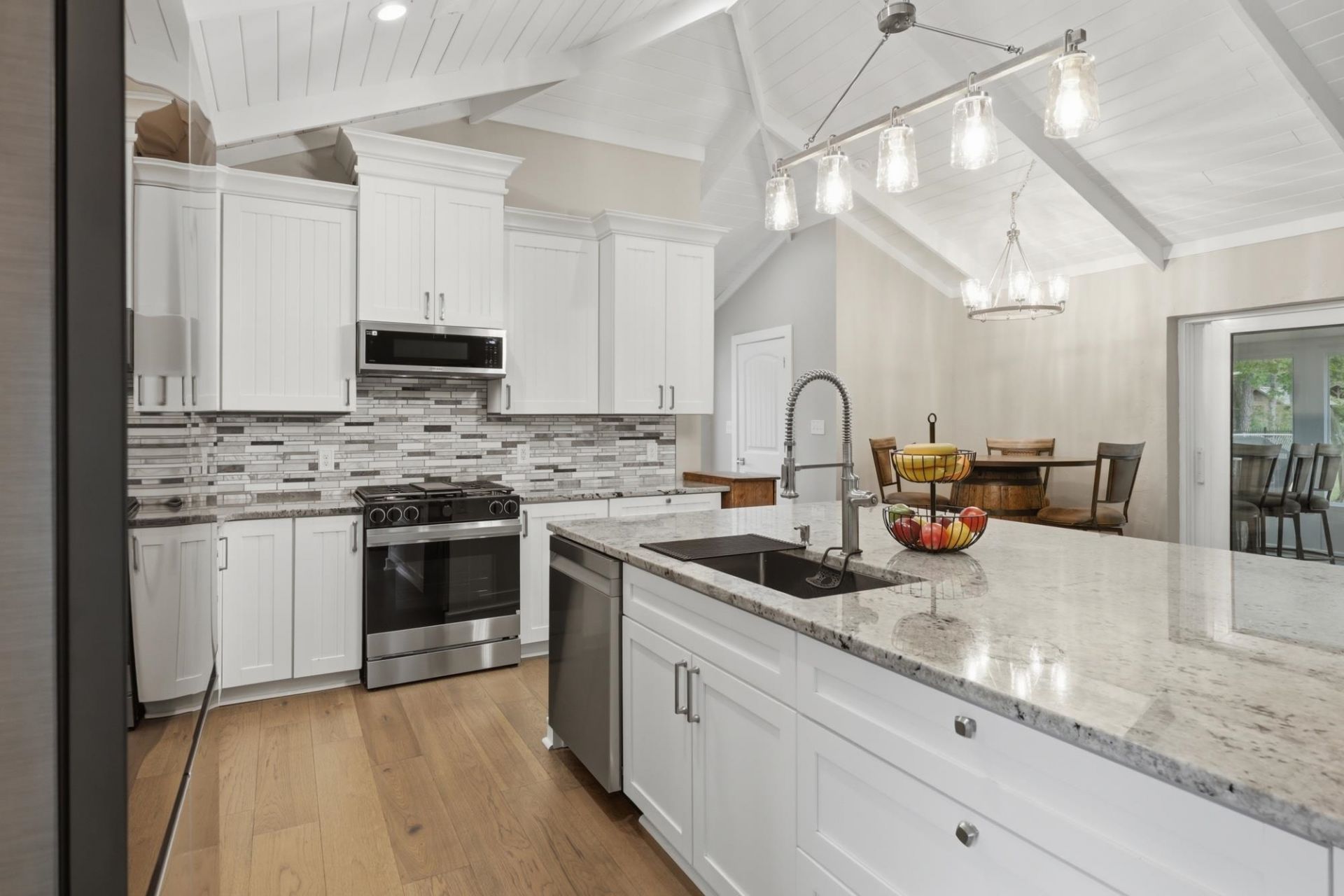 7020 Bay Rd.  Photo 14