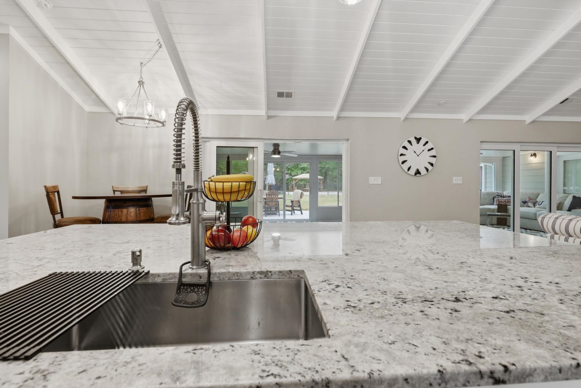 7020 Bay Rd.  Photo 15