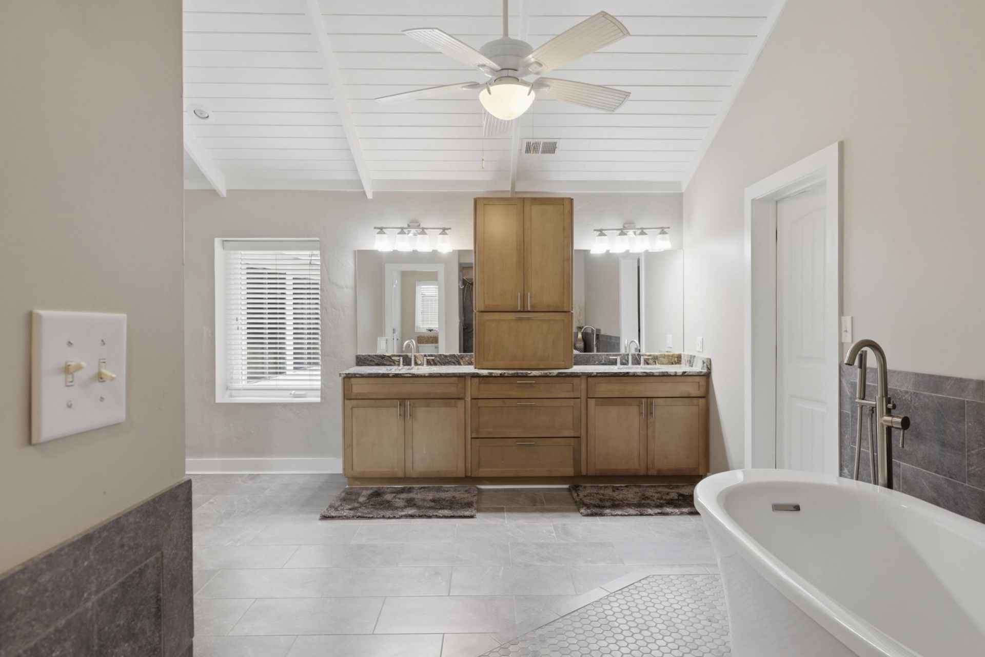 7020 Bay Rd.  Photo 34
