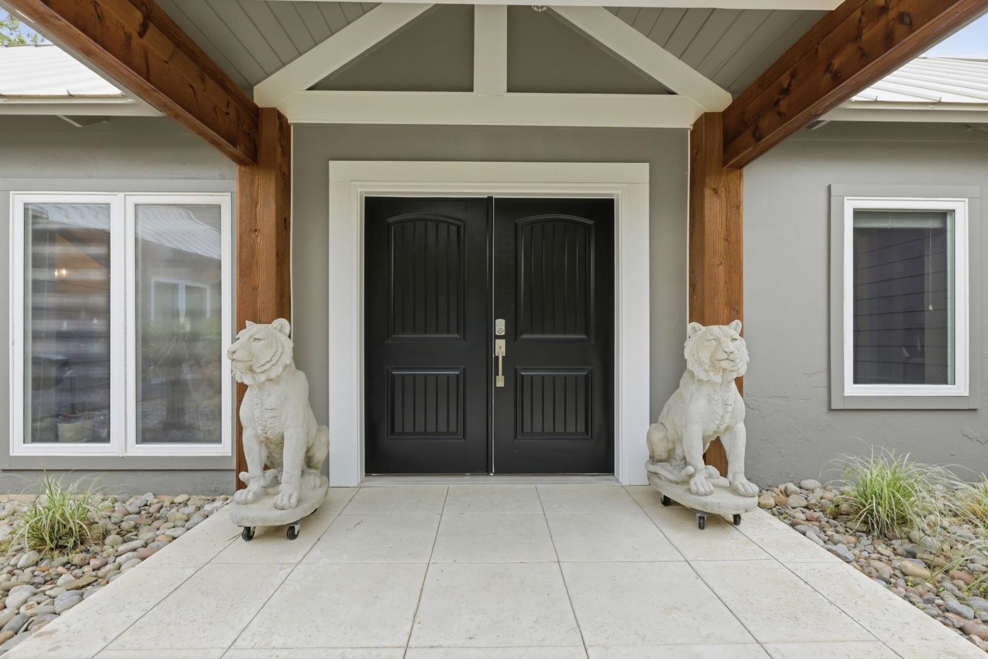 7020 Bay Rd.  Photo 4