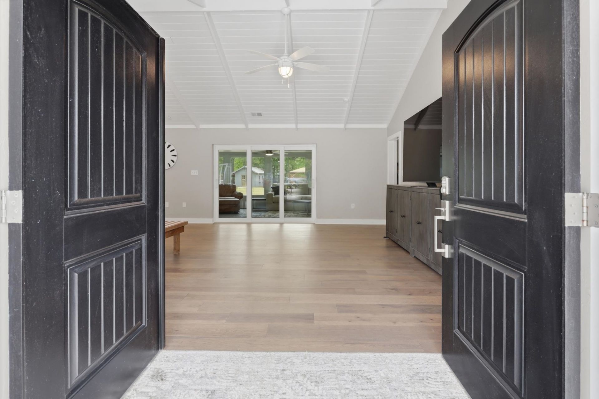 7020 Bay Rd.  Photo 6
