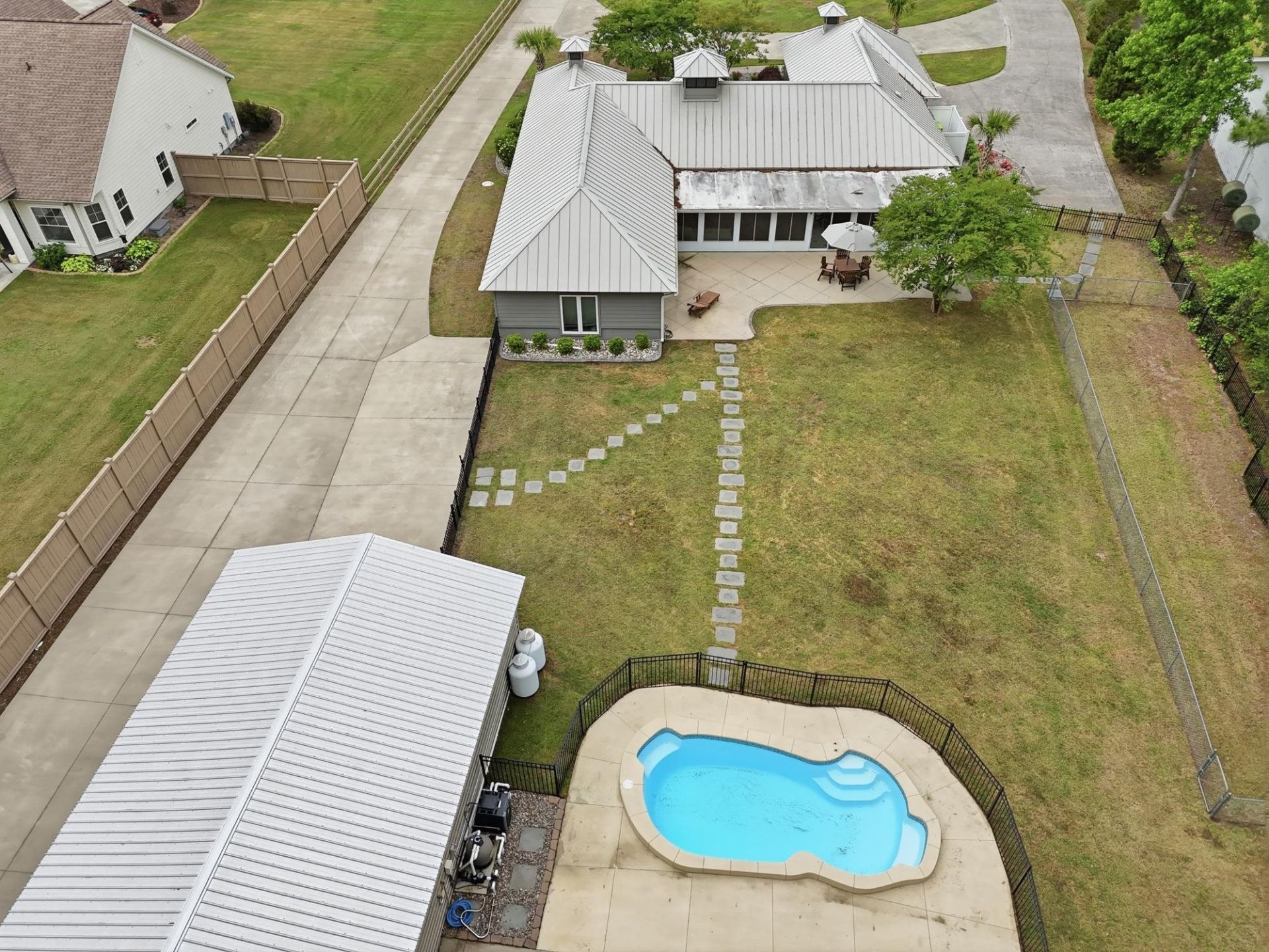 7020 Bay Rd.  Photo 63