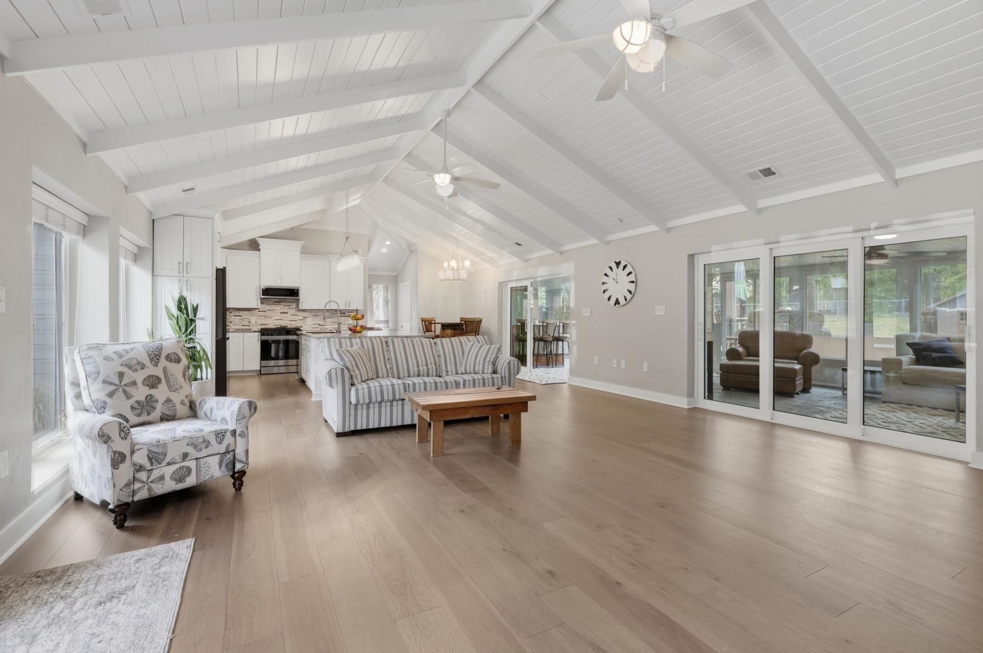 7020 Bay Rd.  Photo 8