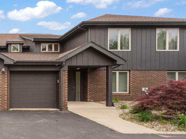 2549 N Lakeshore Drive, Crown Point, IN 46307