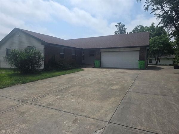 104 Walker Drive, Wellsville, KS 66092