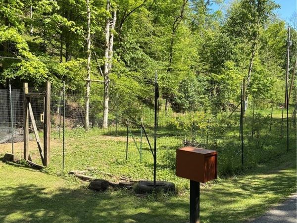1460 Little Creek Road, Milton, WV 25541
