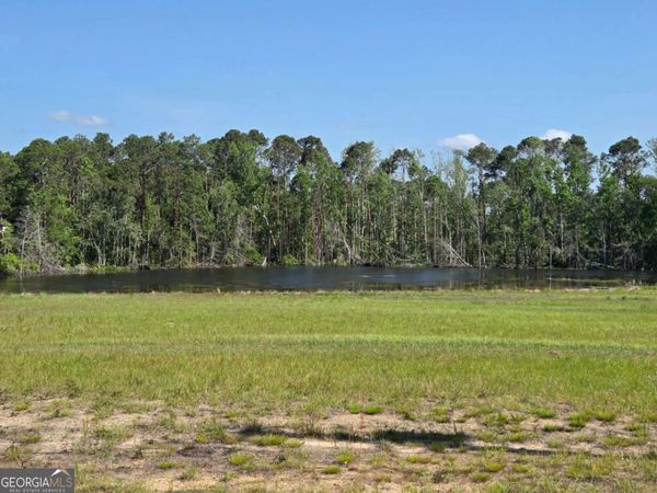 150 W Willow Lake Drive, Metter, GA 30439