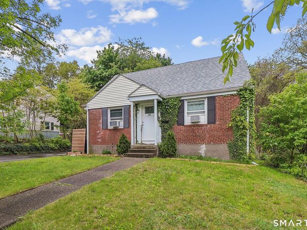 26 Farnsworth, Hamden, CT 06517