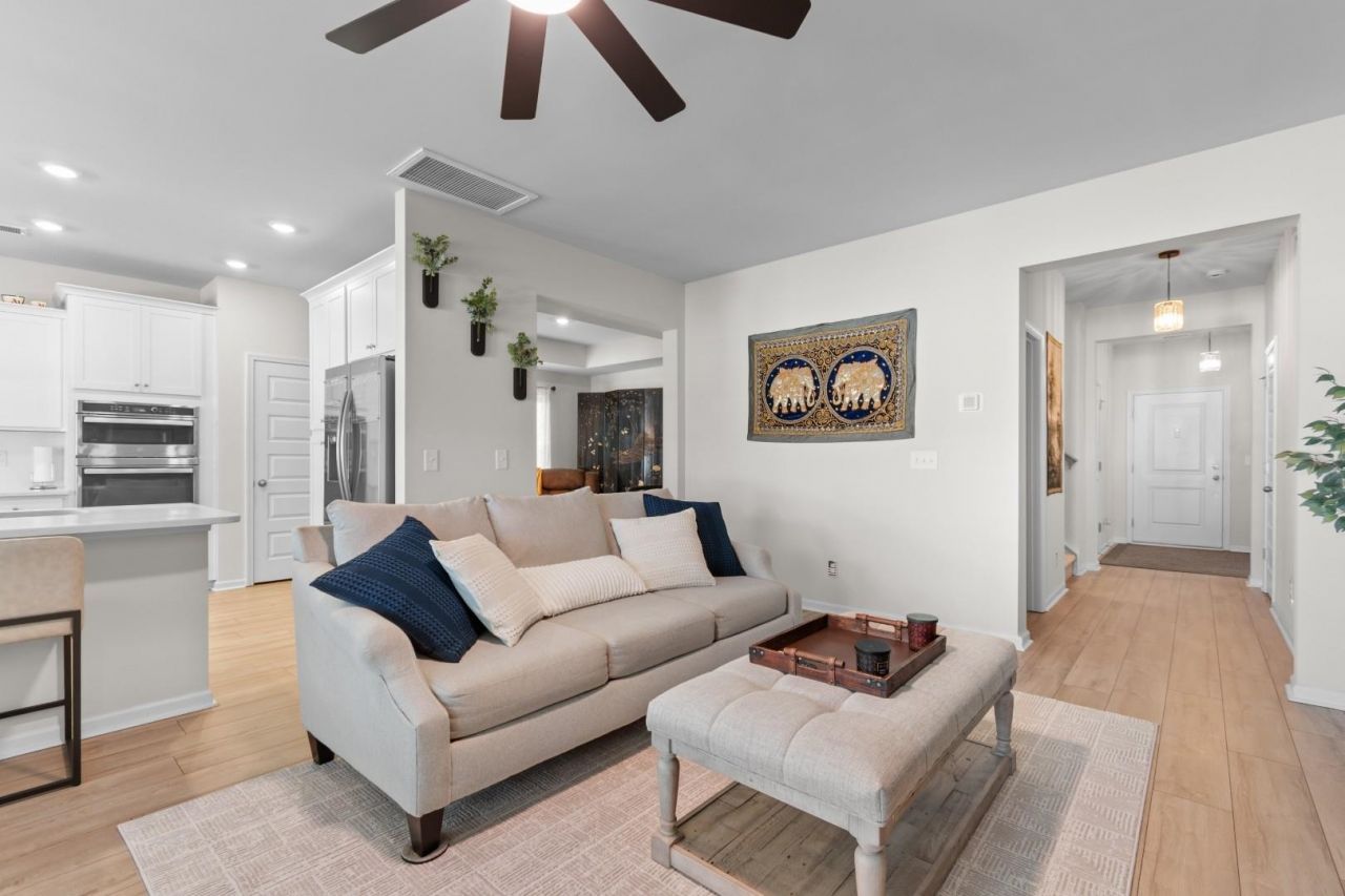159 Albatross Way  Photo 10