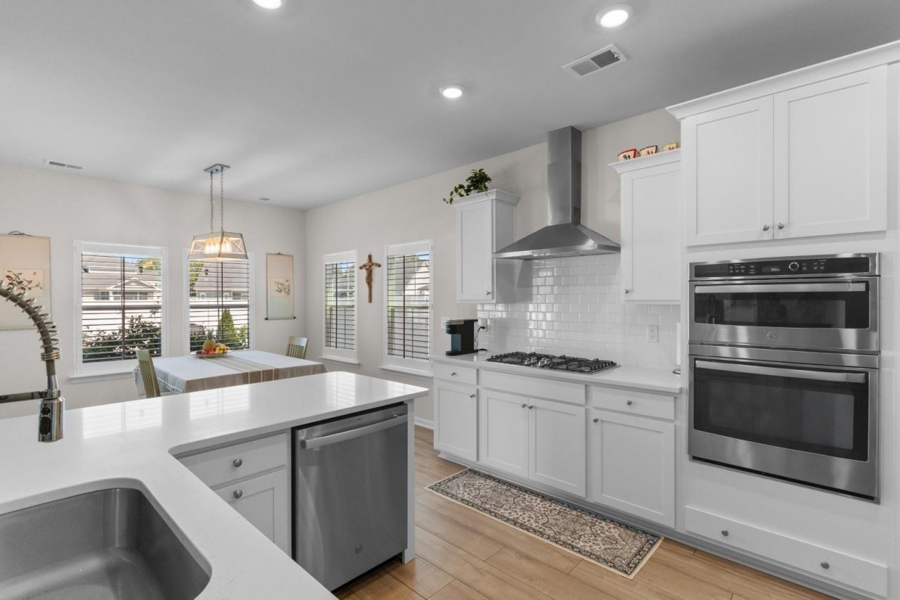 159 Albatross Way  Photo 4