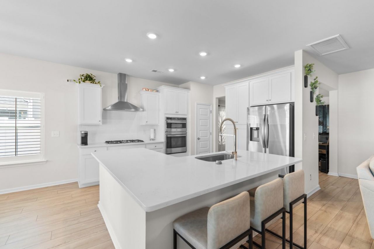 159 Albatross Way  Photo 5