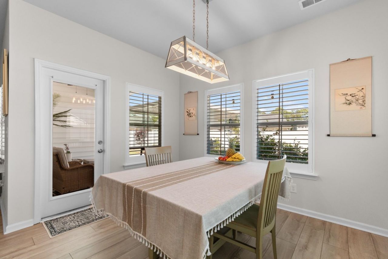 159 Albatross Way  Photo 7