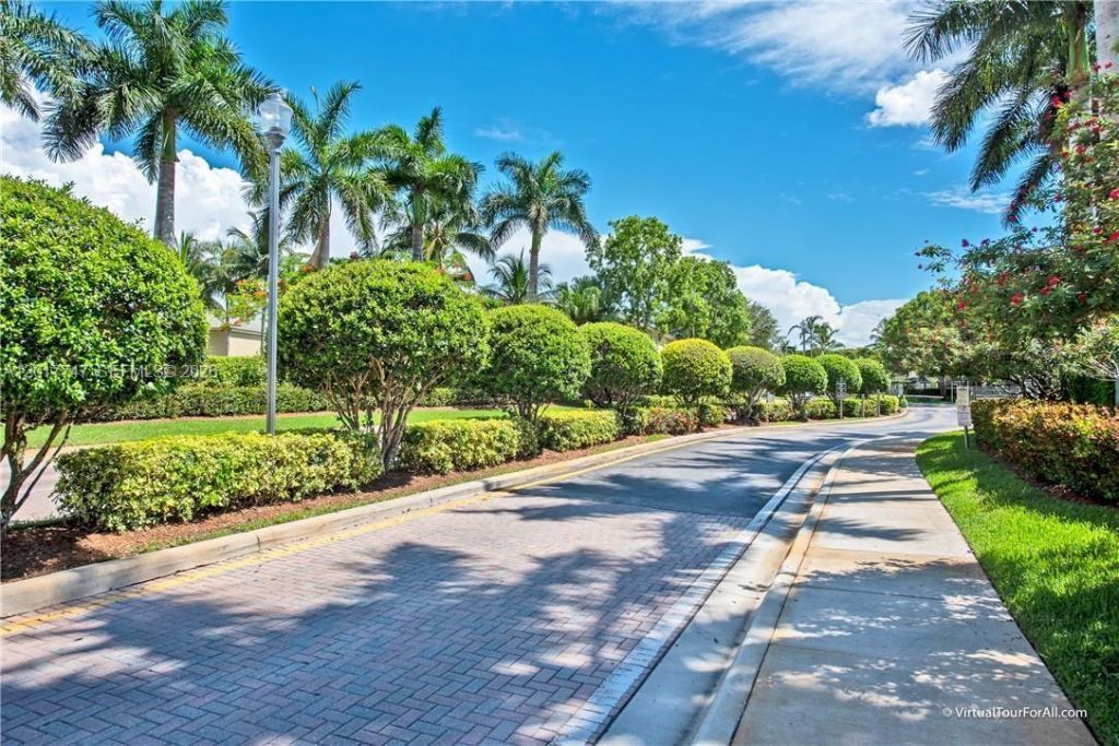 2434 Cordoba Bnd, Unit 2434, Weston, FL 33327 Photo