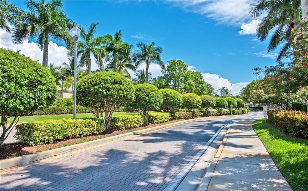 2434 Cordoba Bnd, Unit 2434, Weston, FL 33327 Photo