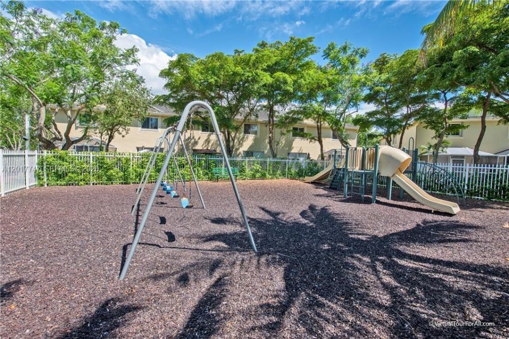2434 Cordoba Bnd, Unit 2434, Weston, FL 33327 Photo