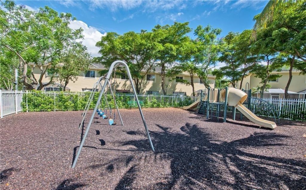 2434 Cordoba Bnd, Unit 2434, Weston, FL 33327 Photo