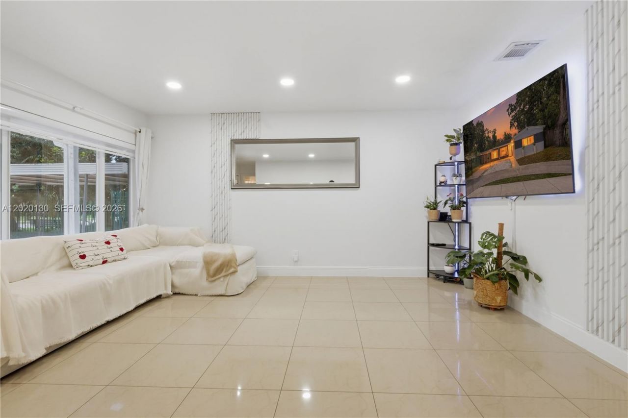 6641 Freedom St , Hollywood, FL 33024 Photo