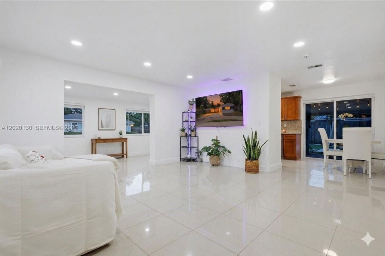 6641 Freedom St , Hollywood, FL 33024 Photo