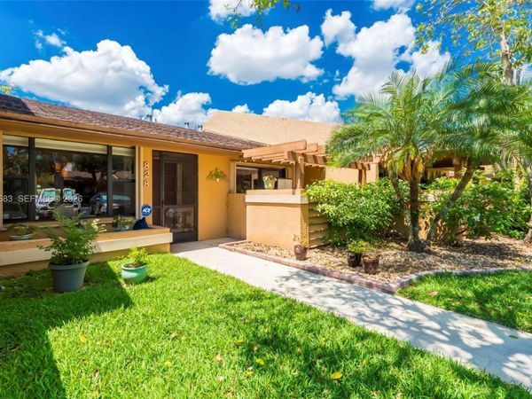 828 NW 79th Ter, Plantation, FL 33324