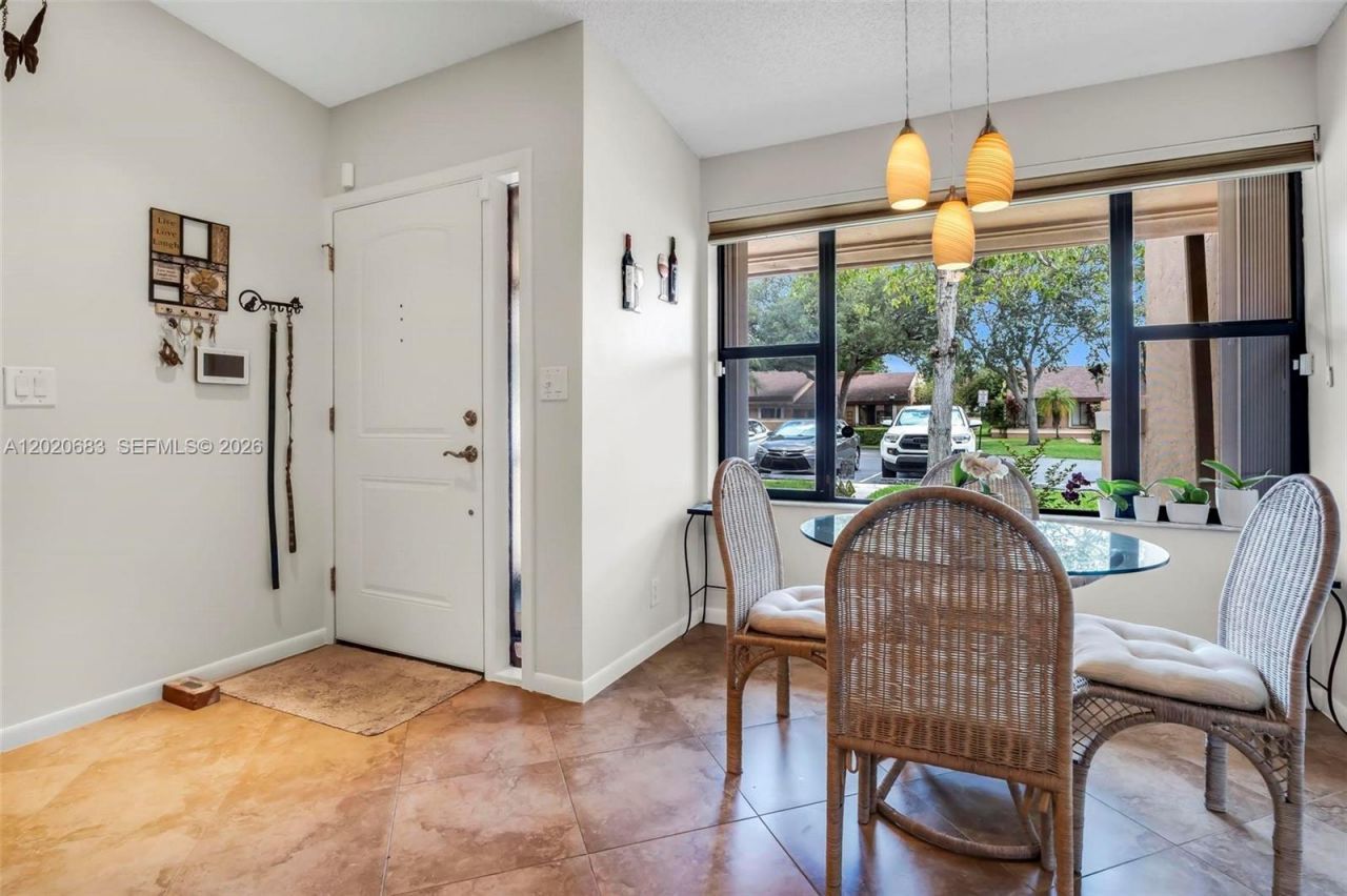 828 NW 79th Ter, Plantation, FL 33324 Photo