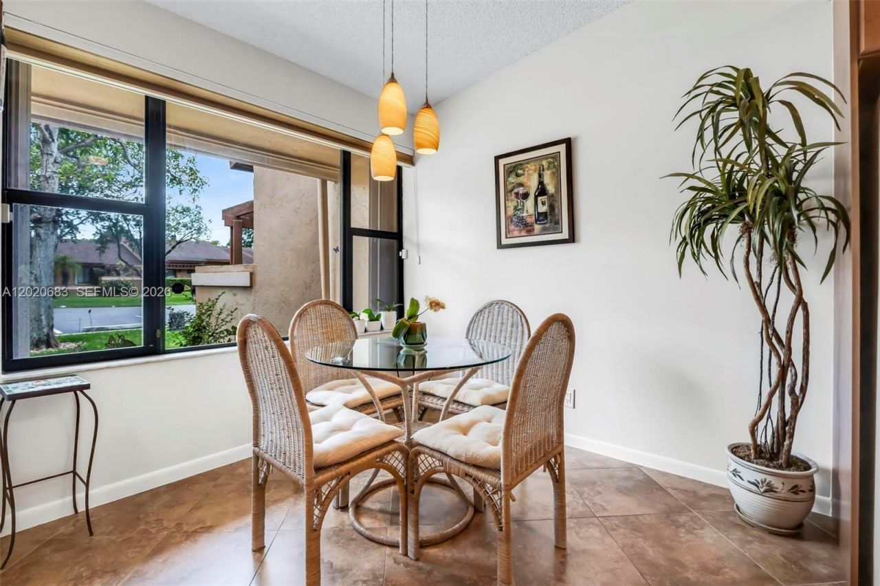 828 NW 79th Ter, Plantation, FL 33324 Photo